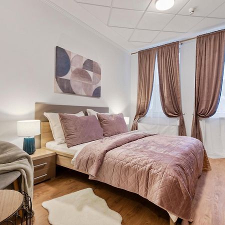 Luxe Living At Old Town Center Leilighet Bratislava Eksteriør bilde