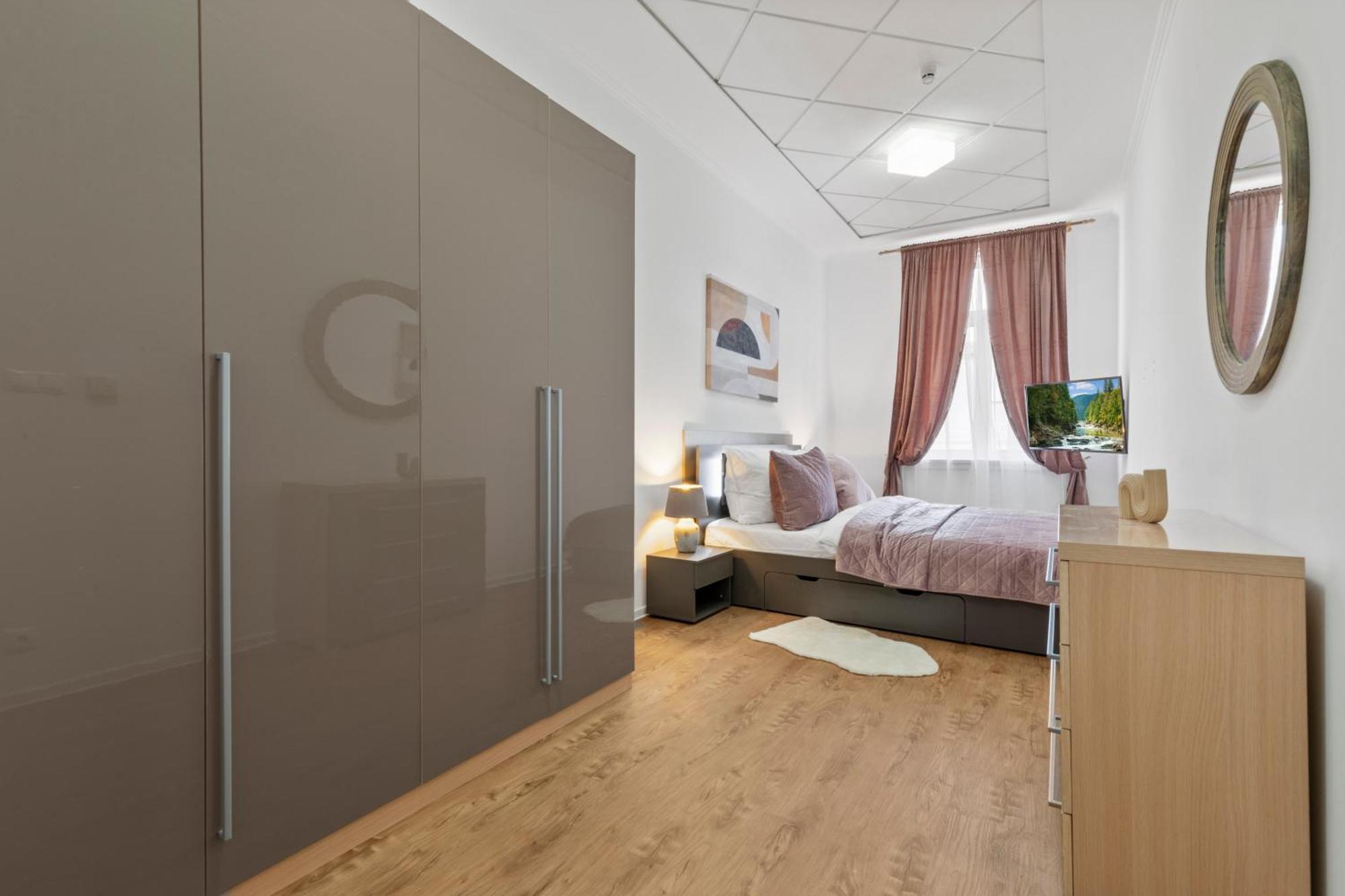 Luxe Living At Old Town Center Leilighet Bratislava Eksteriør bilde